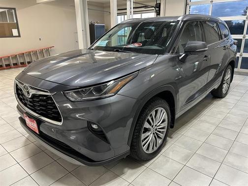 2022 Toyota Highlander Platinum