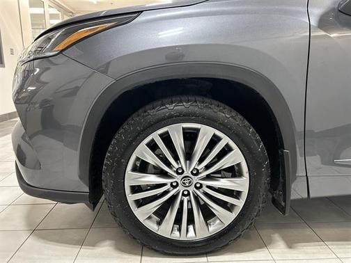 2022 Toyota Highlander Platinum