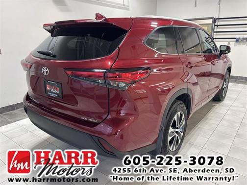 2022 Toyota Highlander XLE