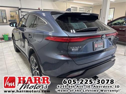 2023 Toyota Venza LE