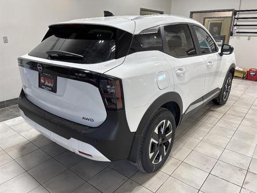 Aspen White Tricoat 2026 Nissan Kicks SV