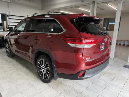 2018 Toyota Highlander SE