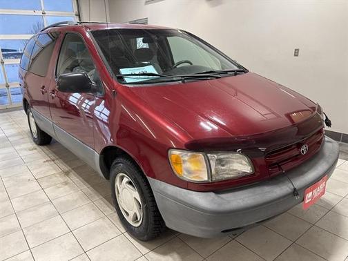 1998 Toyota Sienna LE