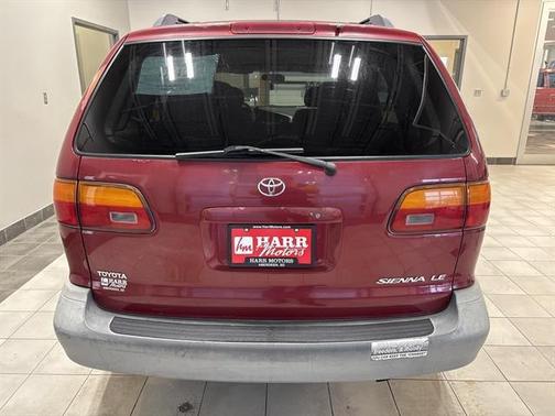 1998 Toyota Sienna LE