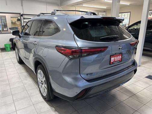 2022 Toyota Highlander Hybrid Limited