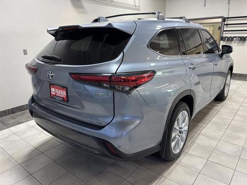 2022 Toyota Highlander Hybrid Limited