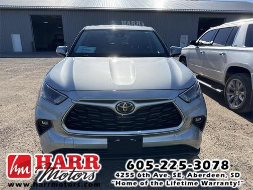 2022 Toyota Highlander LE