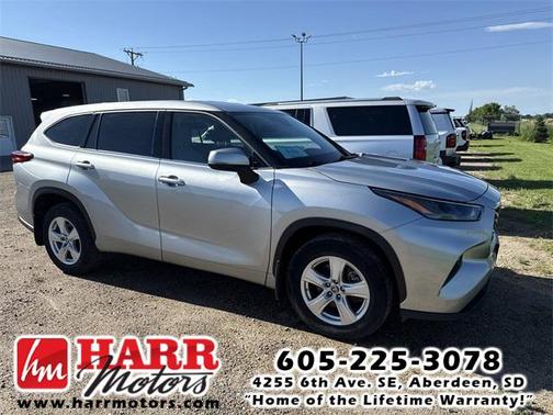 2022 Toyota Highlander LE