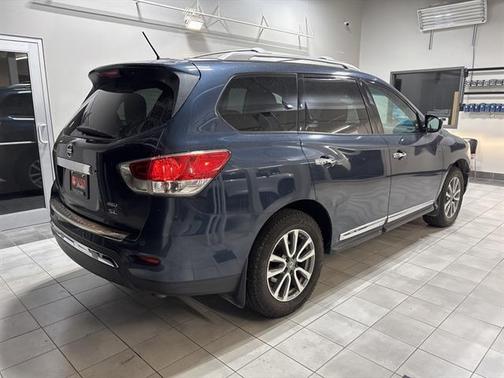 2016 Nissan Pathfinder SL