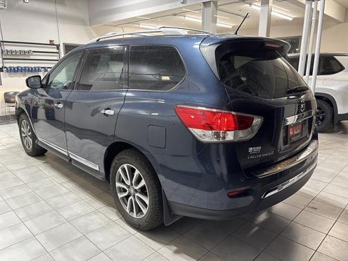 2016 Nissan Pathfinder SL