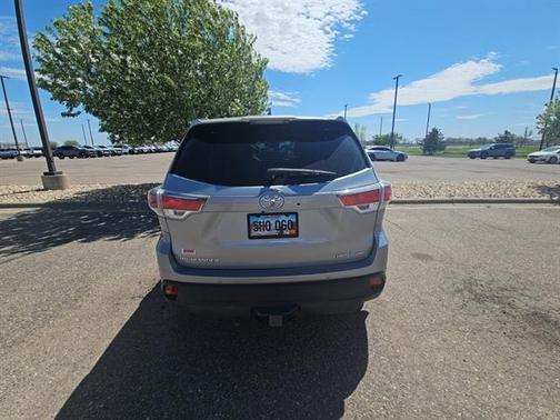 Silver Sky Metallic 2015 Toyota Highlander Limited