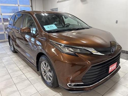 2021 Toyota Sienna XLE 7 Passenger