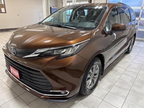 2021 Toyota Sienna XLE 7 Passenger