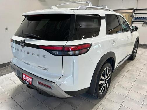 2023 Nissan Pathfinder Platinum 4WD