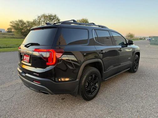 2023 GMC Acadia AWD AT4