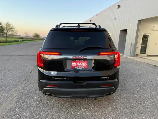 2023 GMC Acadia AWD AT4