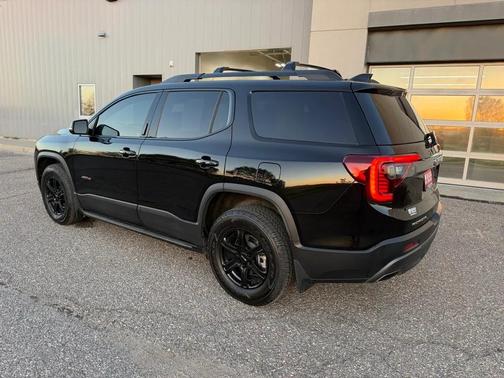 2023 GMC Acadia AWD AT4