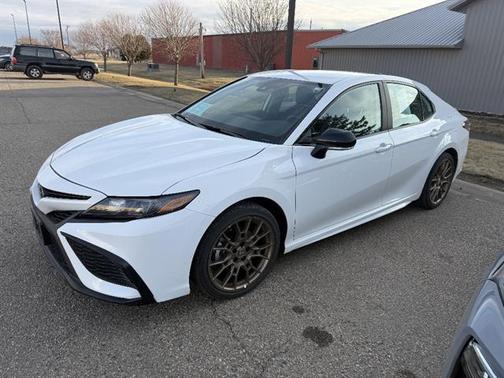 Ice Cap 2024 Toyota Camry SE
