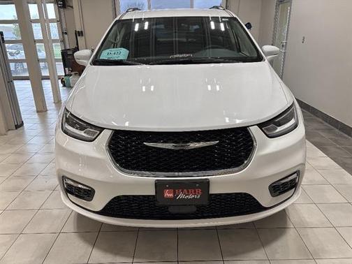 Bright White Clearcoat 2022 Chrysler Pacifica Touring L
