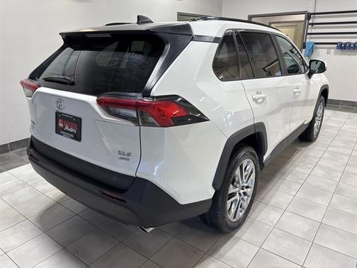 2021 Toyota RAV4 XLE Premium