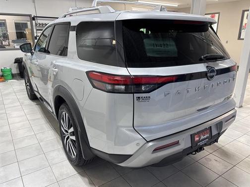2022 Nissan Pathfinder Platinum 4WD