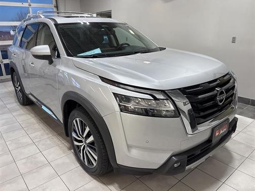 2022 Nissan Pathfinder Platinum 4WD