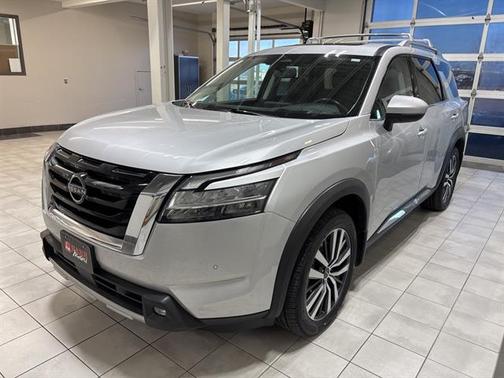 2022 Nissan Pathfinder Platinum 4WD