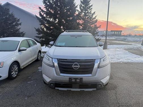 2022 Nissan Pathfinder Platinum 4WD