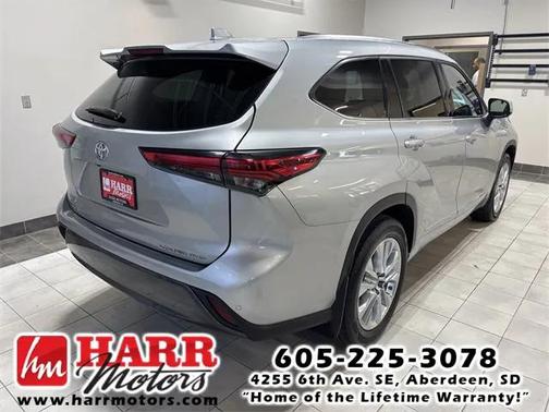 2022 Toyota Highlander Limited