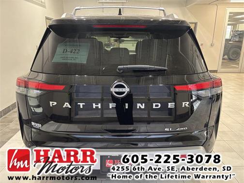 2024 Nissan Pathfinder SL 4WD
