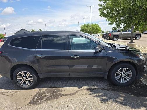 Tungsten Metallic 2017 Chevrolet Traverse 2LT