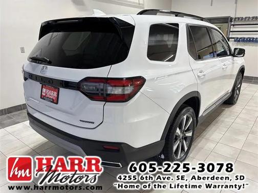 2023 Honda Pilot Touring 8-Passenger