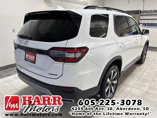 2023 Honda Pilot Touring 8-Passenger