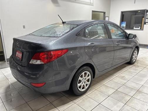 2012 Hyundai Accent GLS
