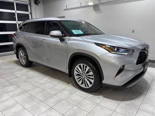 2025 Toyota Highlander Hybrid Platinum