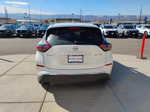 2023 Nissan Murano SV