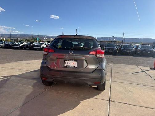 Gun Metallic 2020 Nissan Kicks S