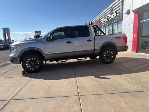 Brilliant Silver Metallic 2018 Nissan Titan PRO-4X
