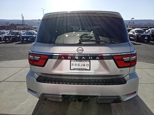 2022 Nissan Armada SL