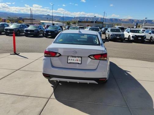 2025 Nissan Versa 1.6 SV