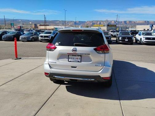 2017 Nissan Rogue SL