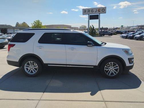 Oxford White 2016 Ford Explorer XLT