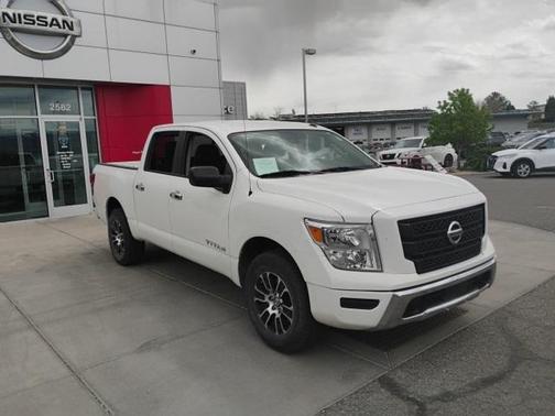 2021 Nissan Titan SV