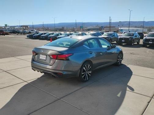 2022 Nissan Altima 2.5 SR