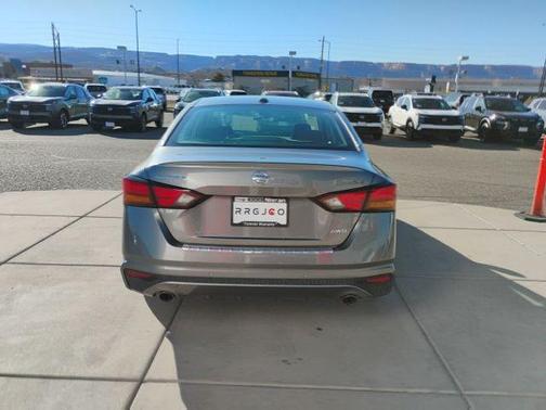 Gun Metallic 2022 Nissan Altima 2.5 SR