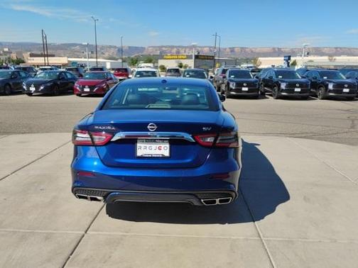 2023 Nissan Maxima SV