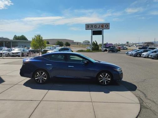 2023 Nissan Maxima SV