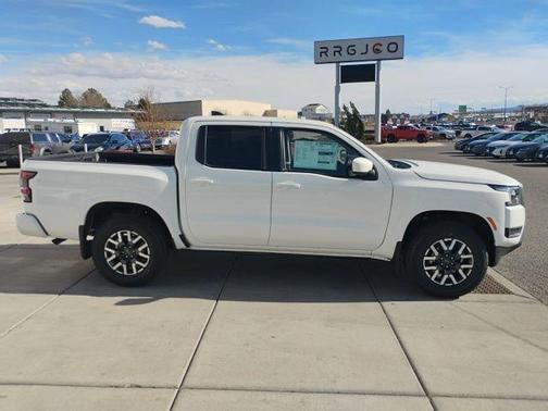 Glacier White 2026 Nissan Frontier SV