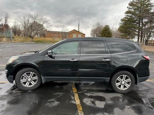 Mosaic Black Metallic 2017 Chevrolet Traverse 1LT