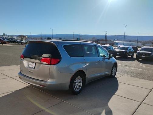 2021 Chrysler Voyager LXI